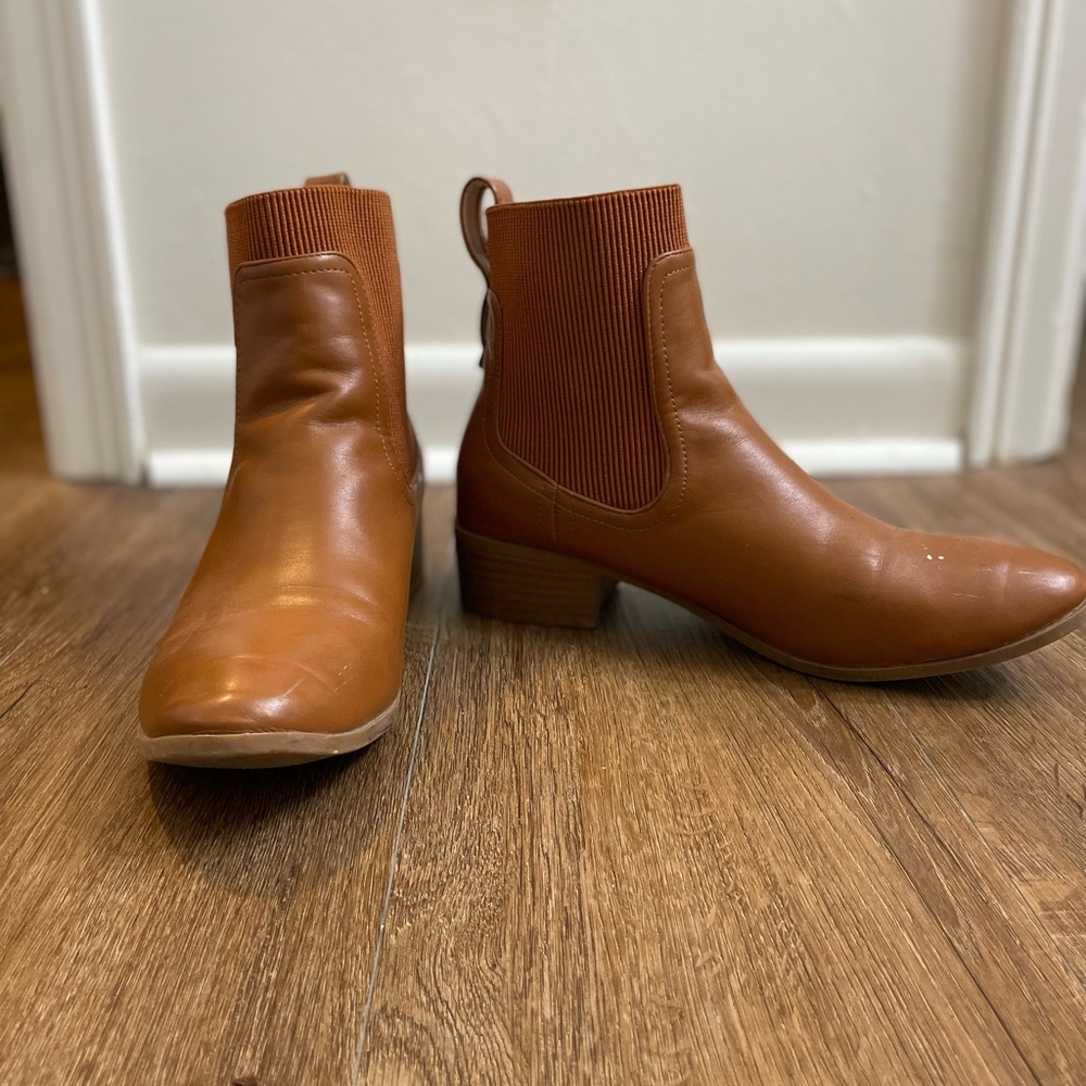 Brown Ankle boots.